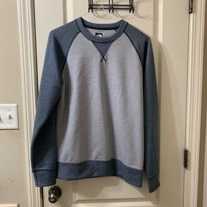NWOT North Face sweatshirt